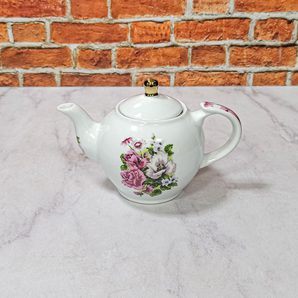 قوری 4نفره سفید طرح گل رز طلا دار چینی تقدیس