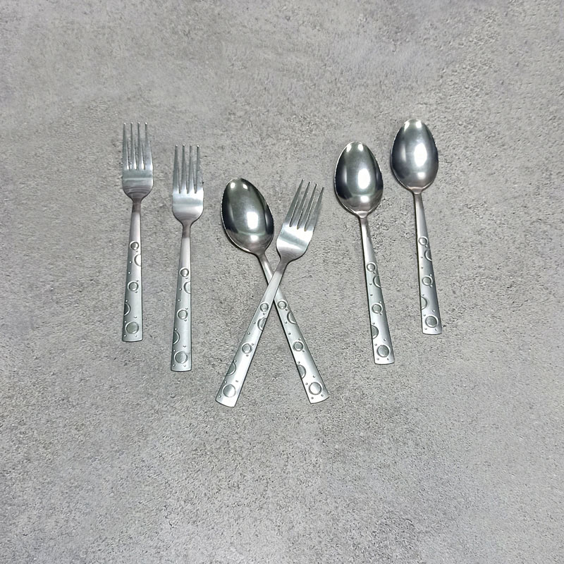 قاشق چنگال غذاخوری طرح توپ سبز سیسیلی