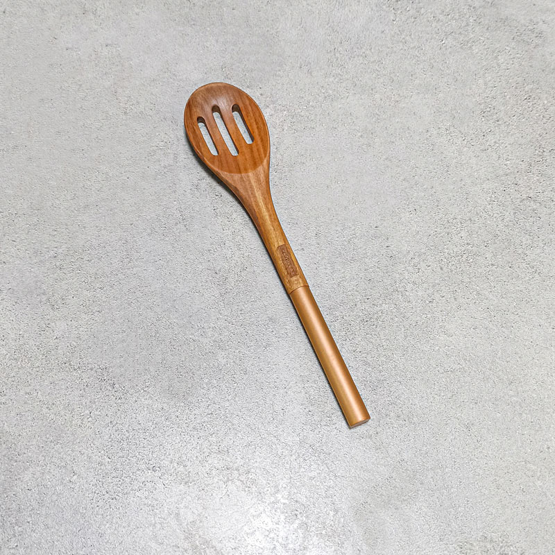 قاشق چوبی شیاردار دسته فلز brandless